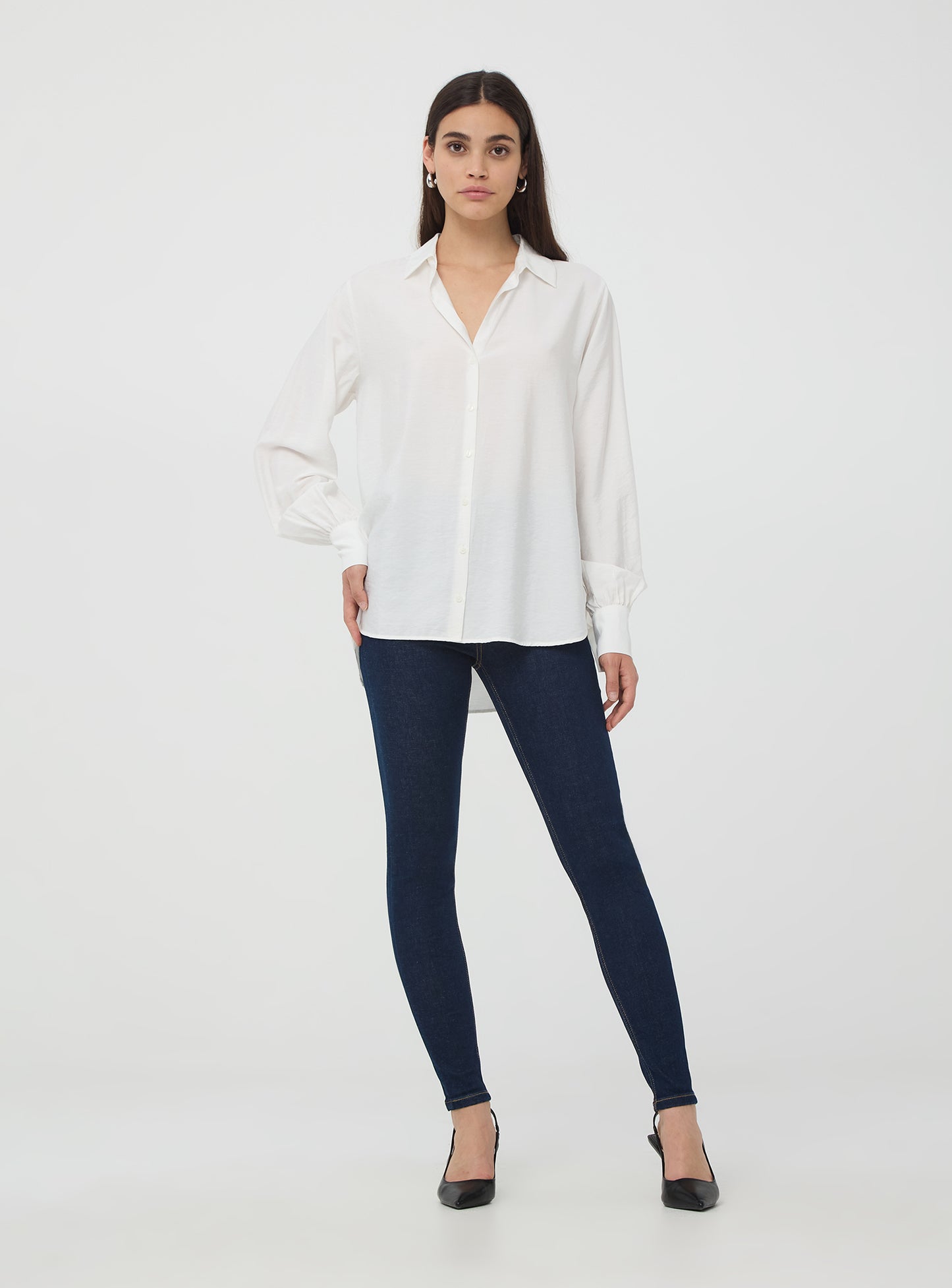 Woman's Long-sleeved shirt