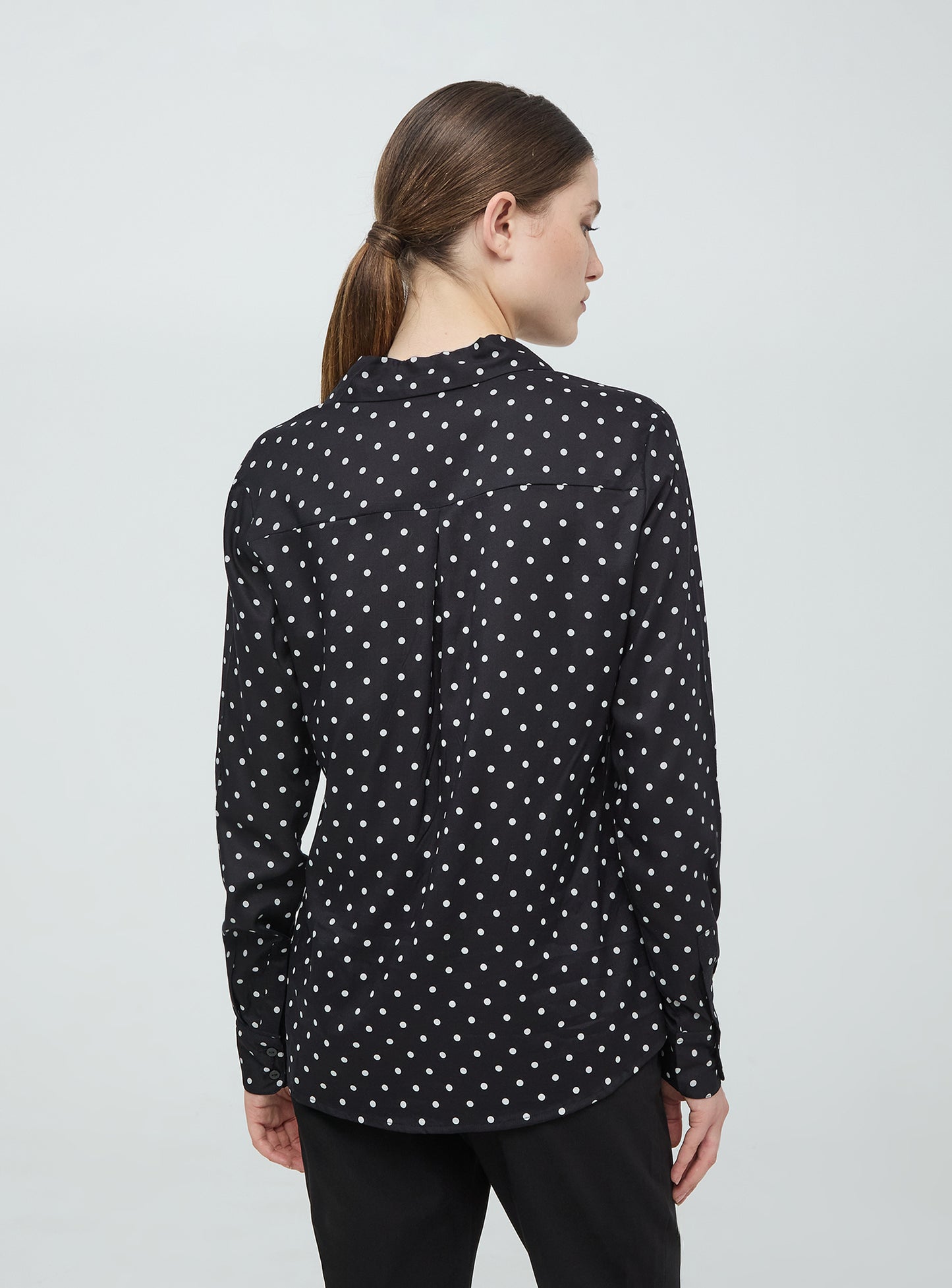 Woman's  Long-sleeved shirt