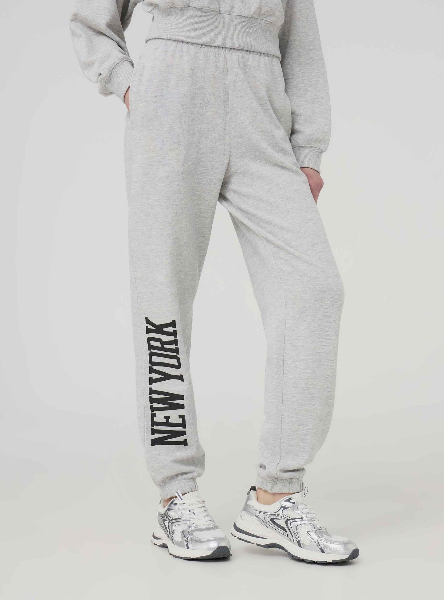 Woman Full-length gym pants