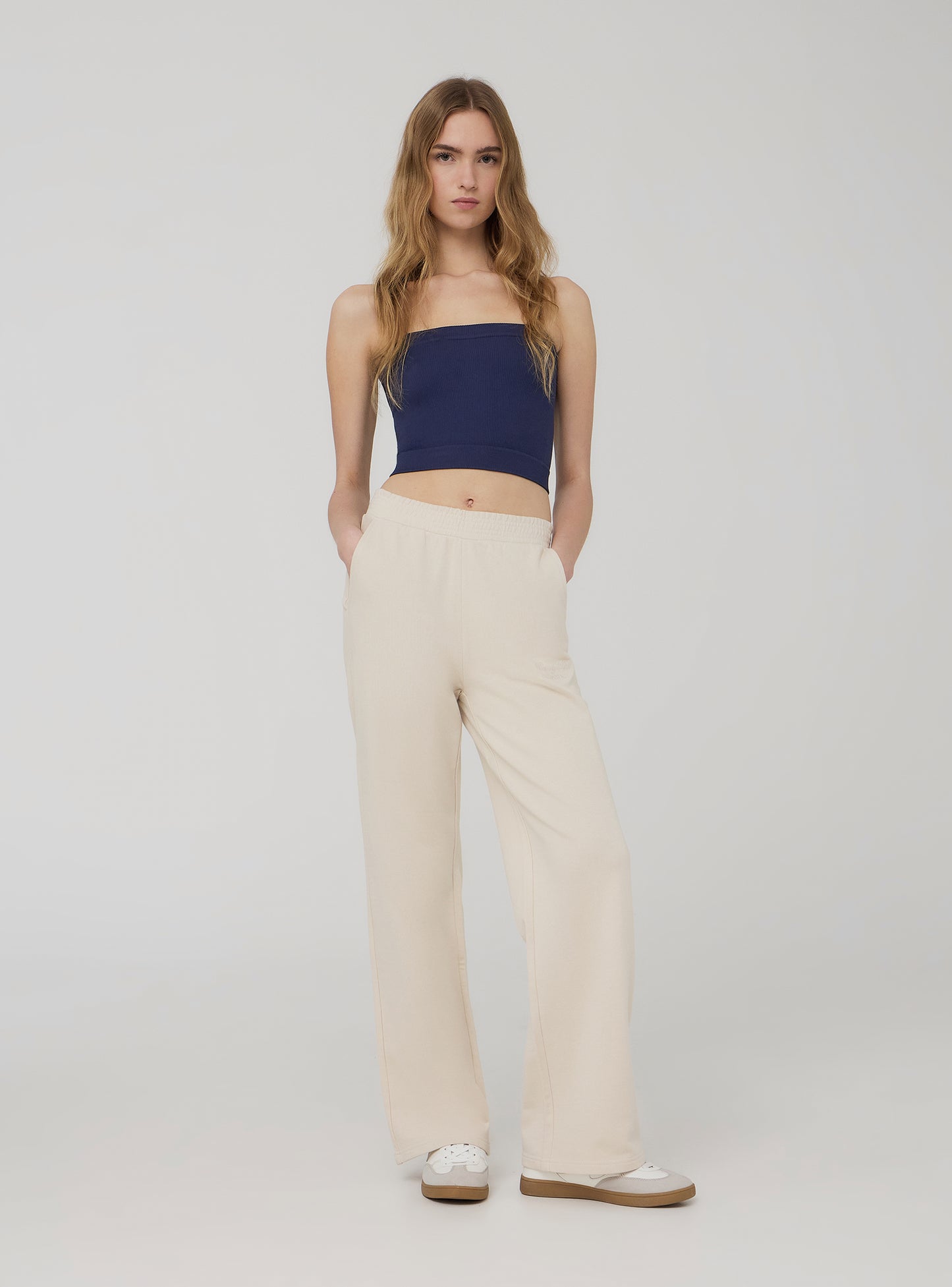 Woman Full-length gym pants