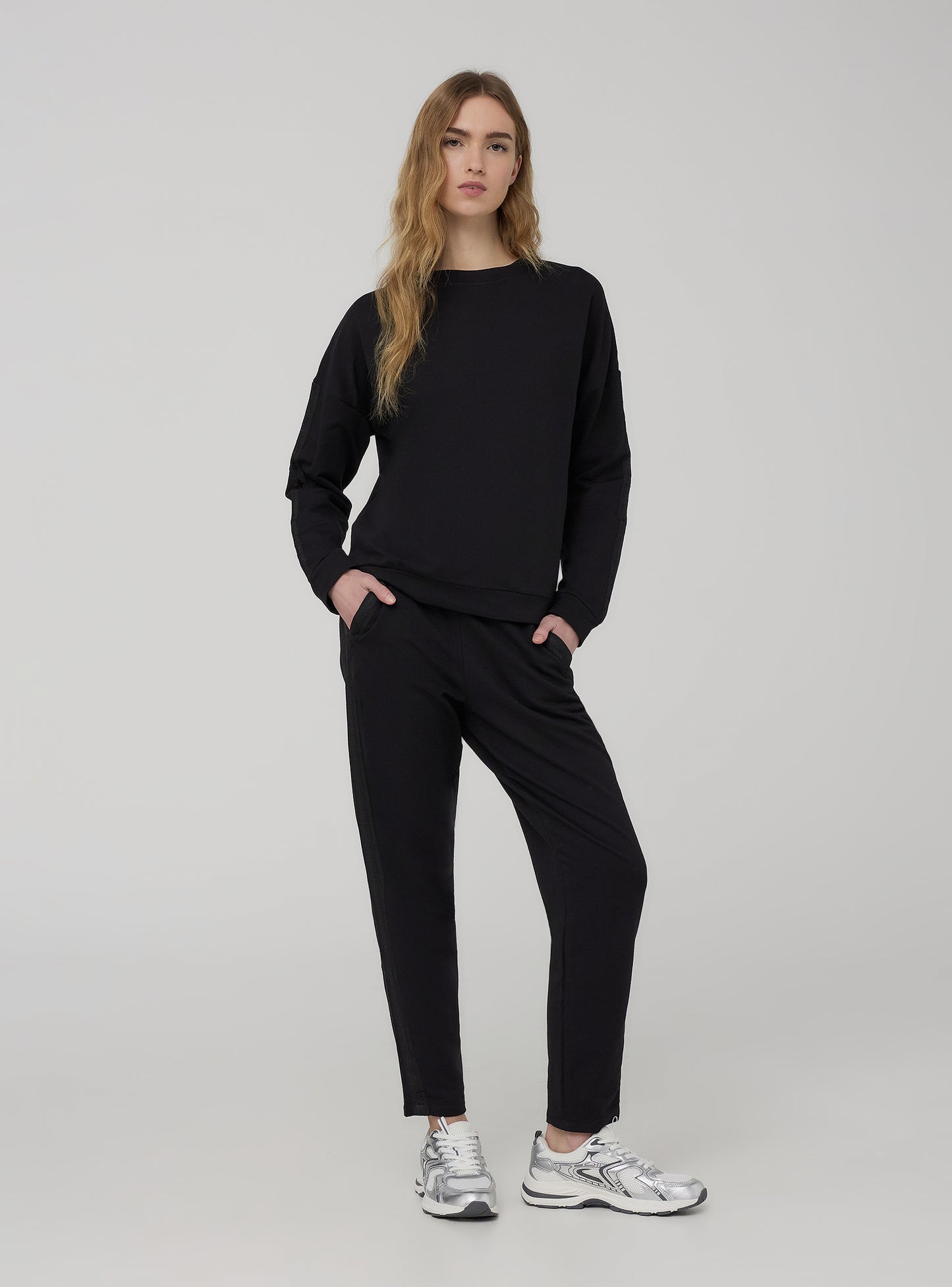 Woman Full-length gym pants