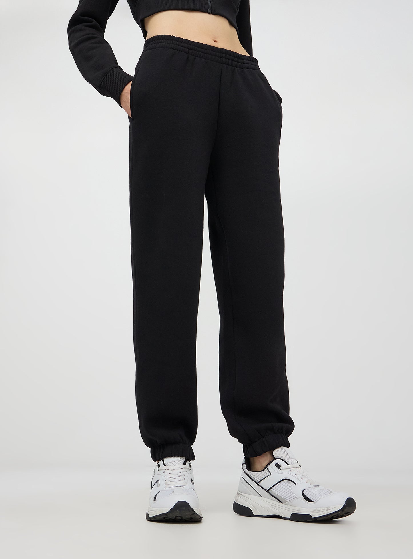 Woman Full-length gym pants