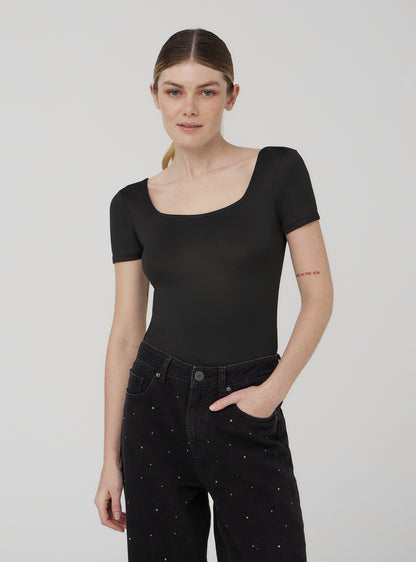 Woman Short-sleeved T-shirt