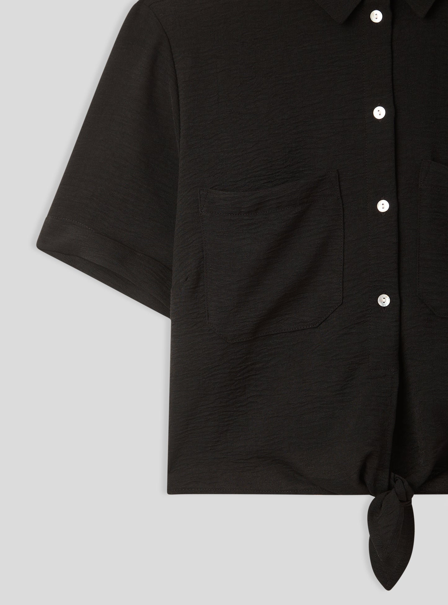 Short-sleeved shirt