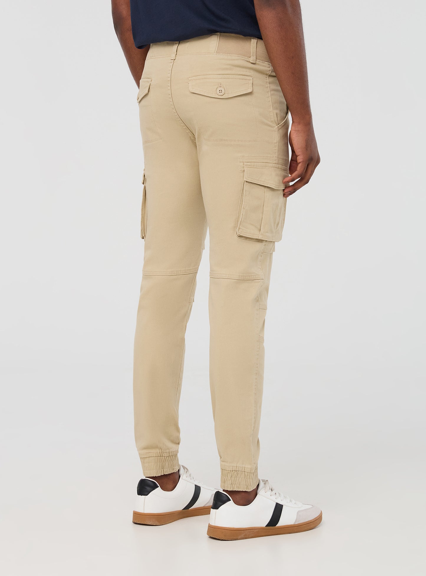 Man Long pants