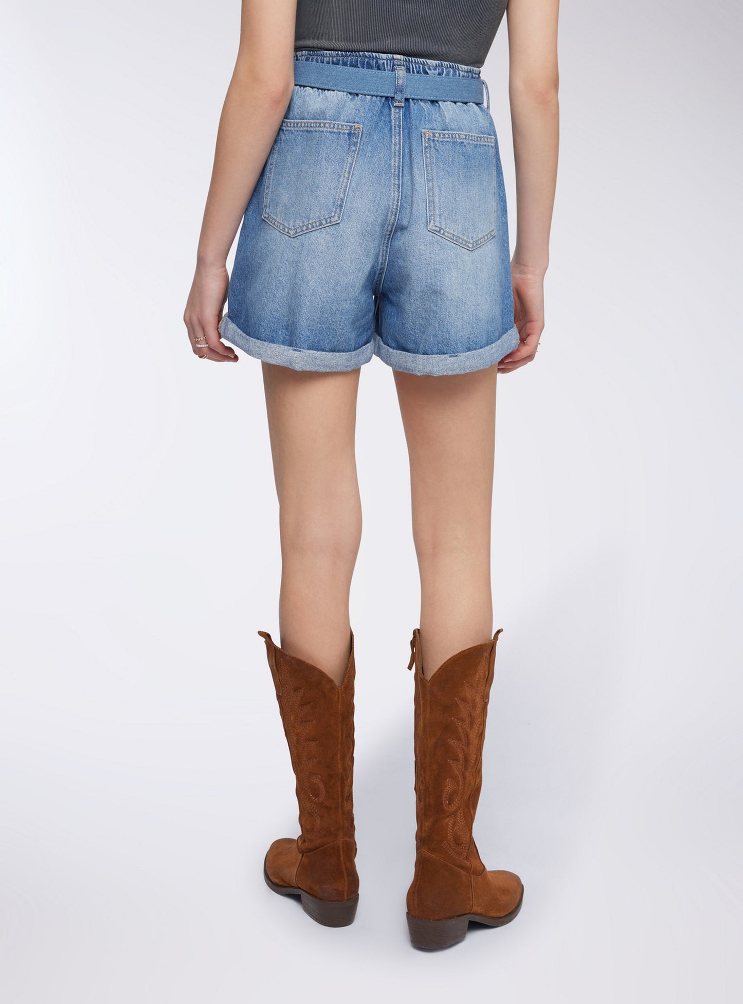 Woman Short pants jeans