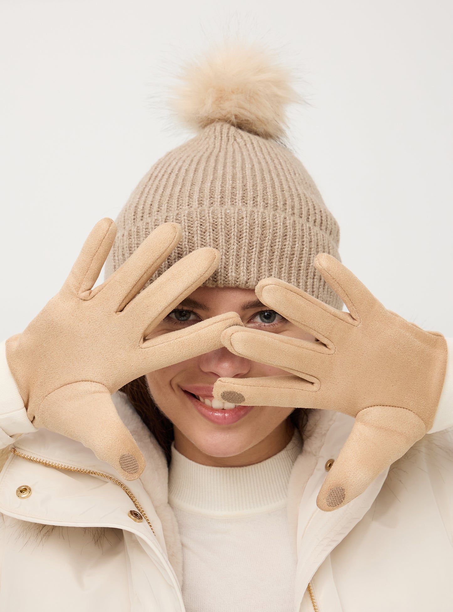 Woman's  Gloves