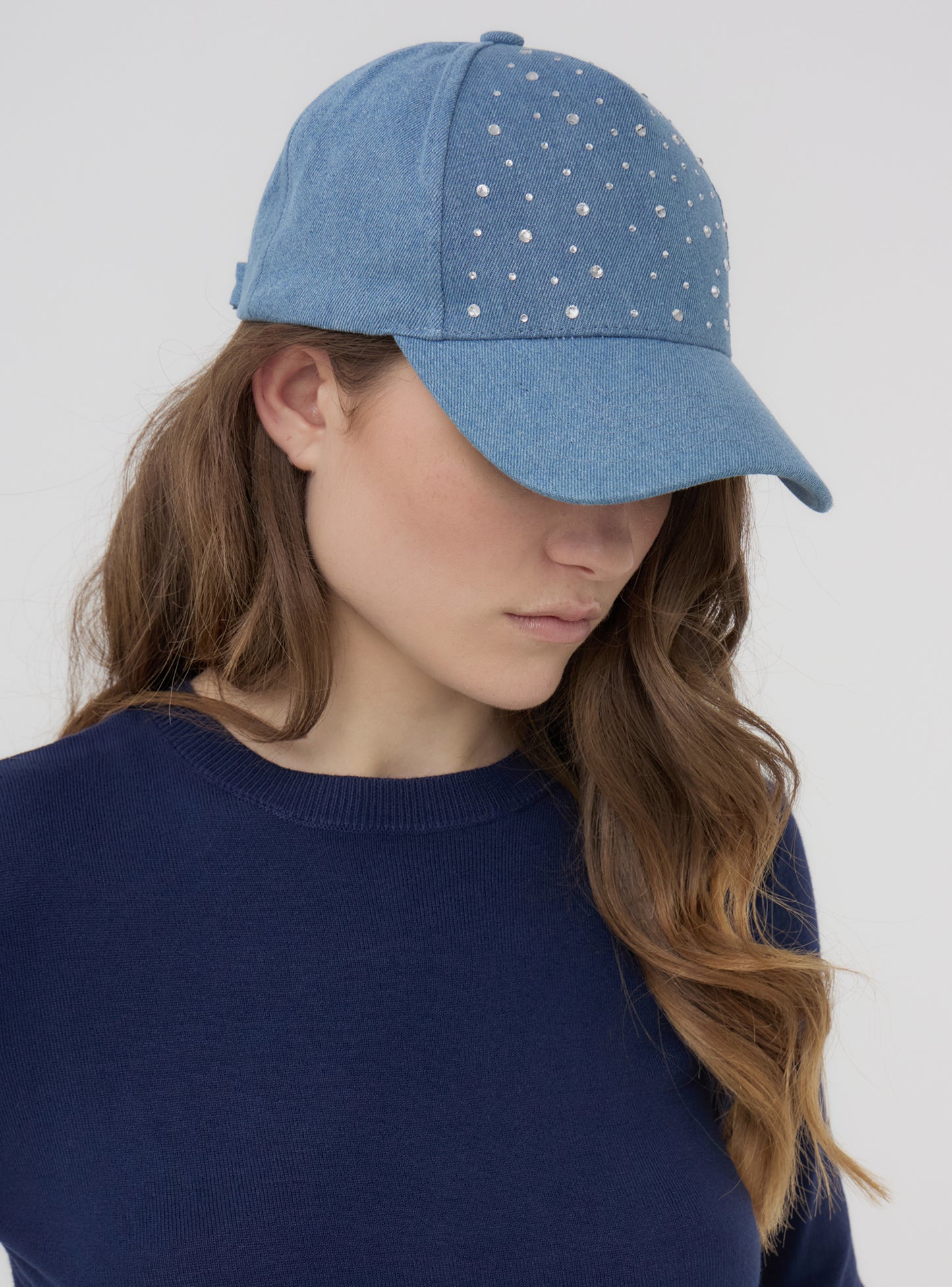 Woman Small-Hat
